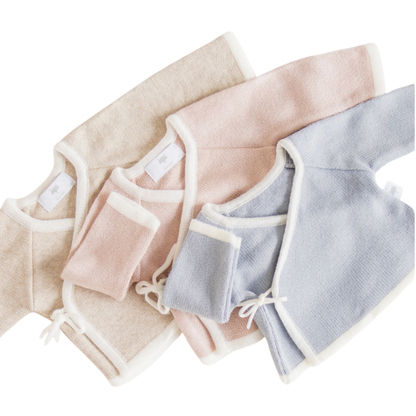 Conjunto tejido Hello World