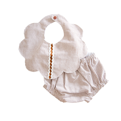 Conjunto de babero y bloomer