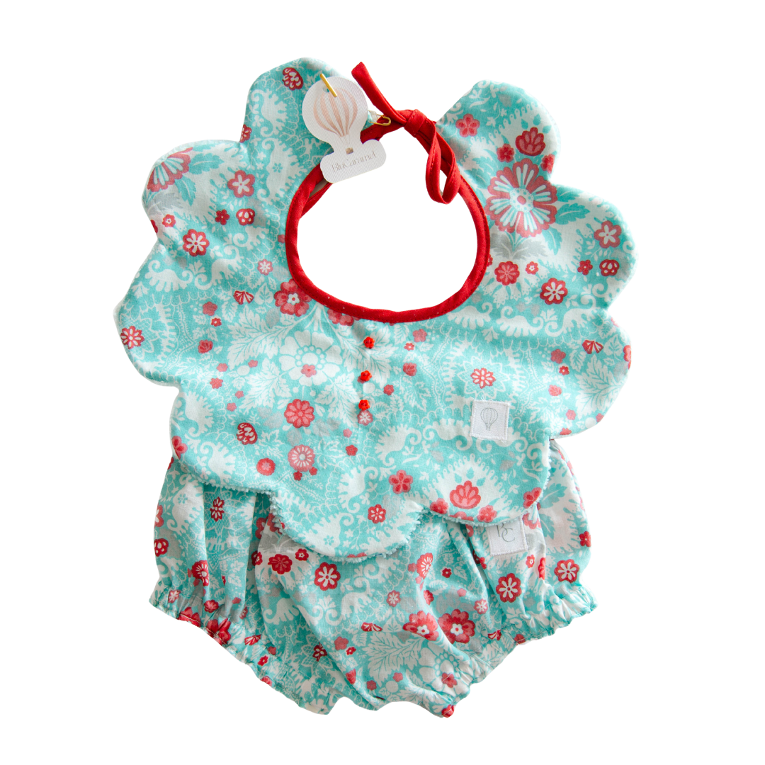 Conjunto de babero y bloomer