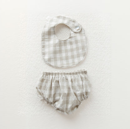 Conjunto de babero y bloomer
